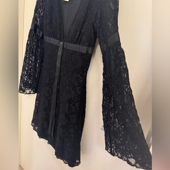 Elegant Black Lace Dress - Size Small. New, Never Worn! - Picture 3 of 10